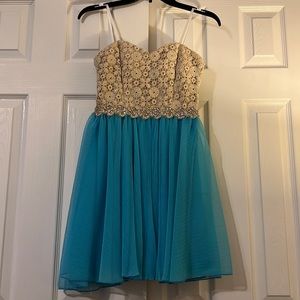 Elegant Blue and Cream Strapless Dress